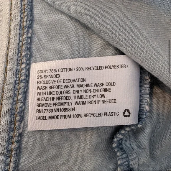 Toddler blue jean jacket Size 4T - Picture 4 of 7